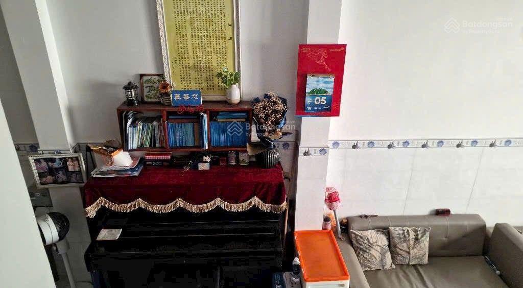 (quận 7) hẻm 5m ngang gần 6m 3 tầng btct nhỉnh hơn 5 tỷ dt 67m2 ngang 6m
