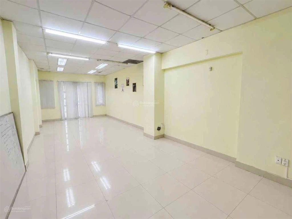 ( quận 7 ) nhà phố 2 tầng hẻm xe hơi thông gần chợ phú thuận chỉ 6.7 tỷ huỳnh tấn phát