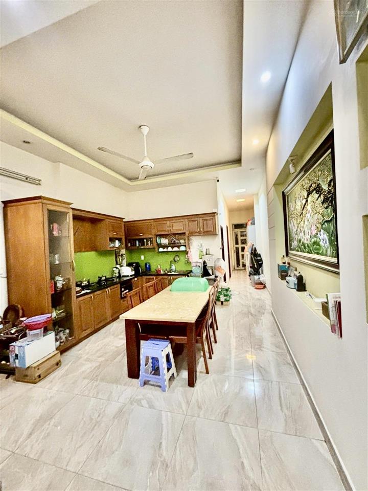 ( quận 7  nguyễn thị thập  sát nguyễn văn linh,  giá 9,39 tỷ  dt 5m  24m