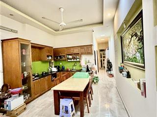 ( quận 7  nguyễn thị thập  sát nguyễn văn linh,  giá 9,39 tỷ  dt 5m  24m