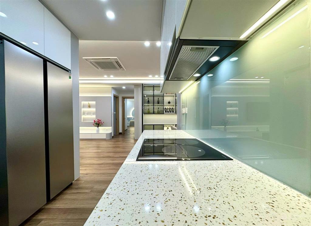 Cho thuê căn hộ 3pn tòa n01 ngoại giao đoàn, dt 140m2, full nội thất. giá chỉ 20tr/th