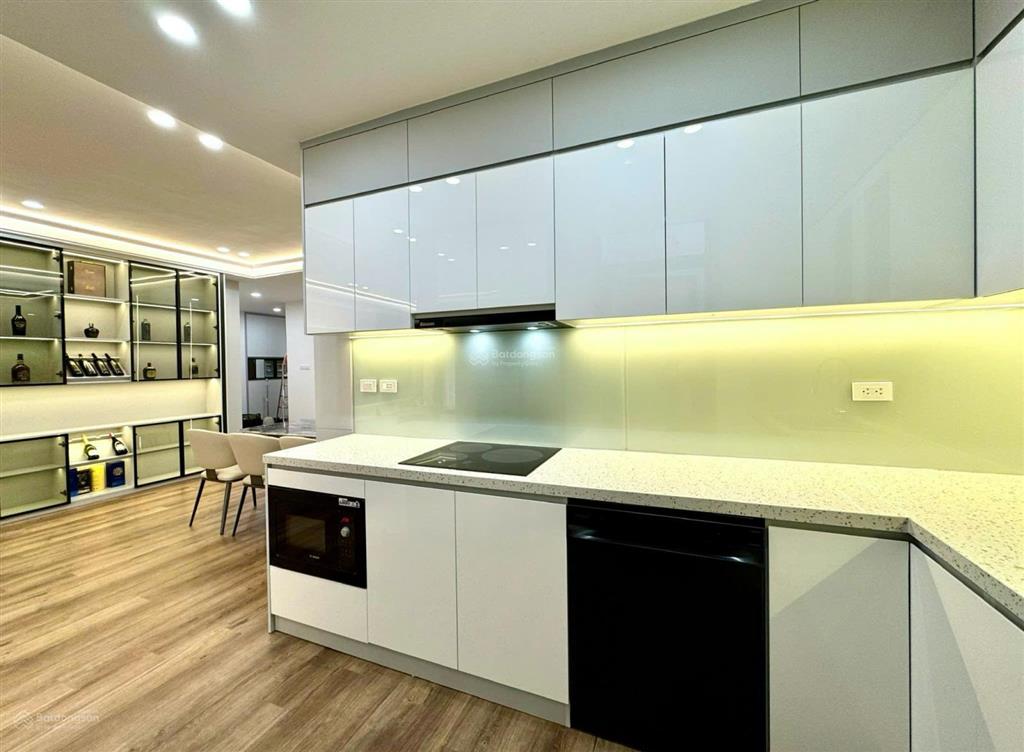Cho thuê căn hộ 3pn tòa n01 ngoại giao đoàn, dt 140m2, full nội thất. giá chỉ 20tr/th