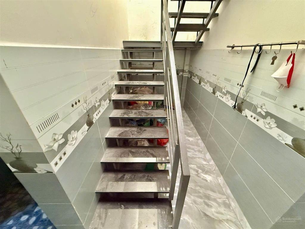 Nhà 2 tầng 136m2 ngay chợ đêm linh trung, thủ đức chỉ 3 tỷ 4 tl