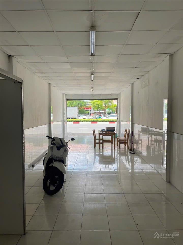 Bán nhà cộng hòa 71m²  mặt tiền  cách sân bay 500m  tân bình  giá 29.9 tỷ