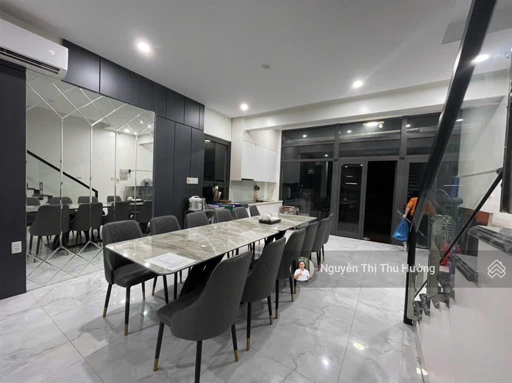 Duy nhất căn góc 3 mặt thoáng  view hồ, chếch biển, trục chính thông biển phù hợp mua ở