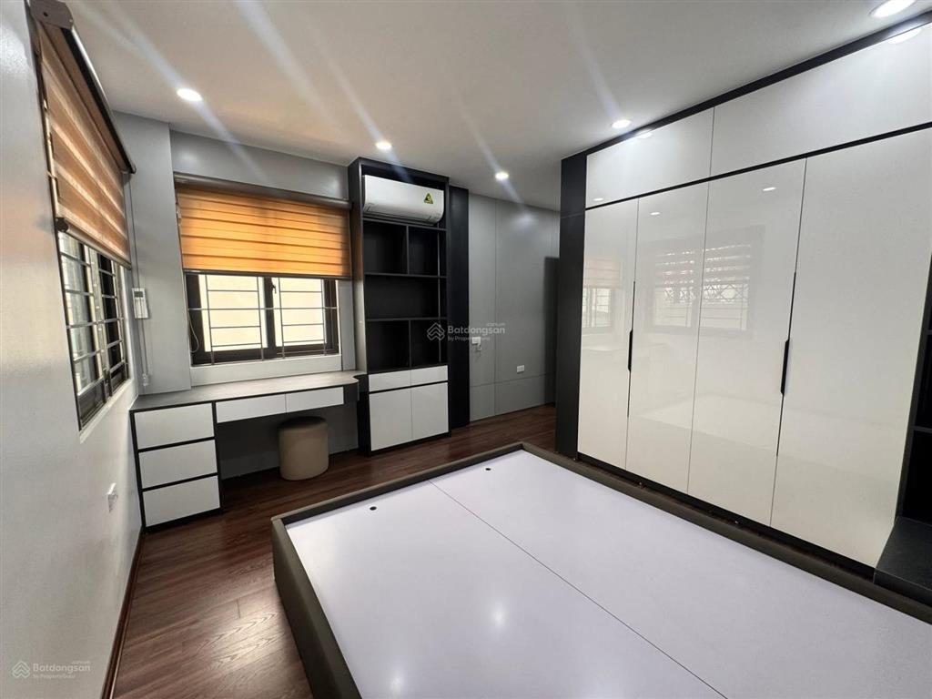 Bán nhà mặt phố thịnh liệt  hoàng mai kinh doanh sầm uất. dt 75m2 cao 7 tầng. có thang máy