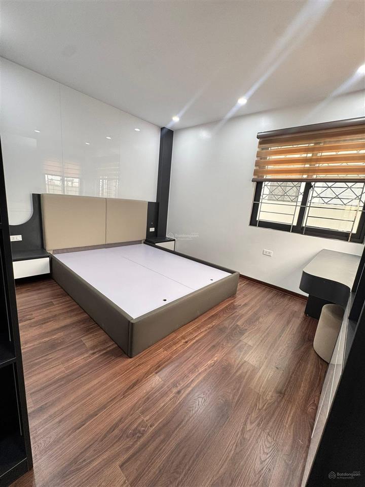 Bán nhà mặt phố thịnh liệt  hoàng mai kinh doanh sầm uất. dt 75m2 cao 7 tầng. có thang máy