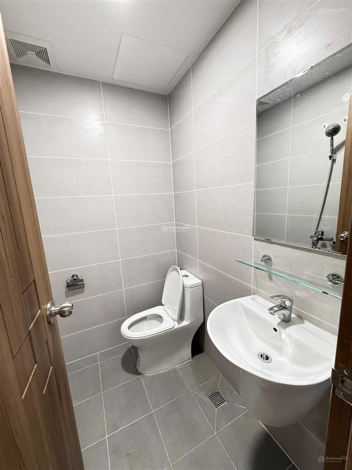 Bán căn hộ bcons city. dt 53m2 giá 2,32 tỷ, còn cam kết thuê 10tr/tháng từ cđt, nh cho vay 80%