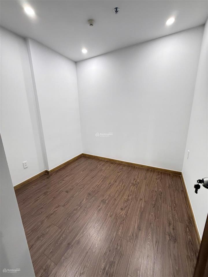 Bán căn hộ bcons city. dt 53m2 giá 2,32 tỷ, còn cam kết thuê 10tr/tháng từ cđt, nh cho vay 80%