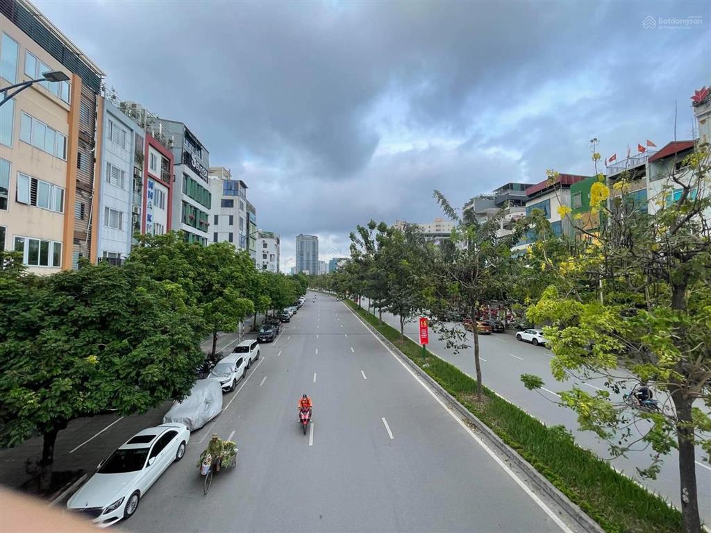 Bán nhà mặt ngõ xe tải tránh, thông chùa hà  nguyễn văn huyên  vỉa hè kinh doanh, 40m, 19,6 tỷ