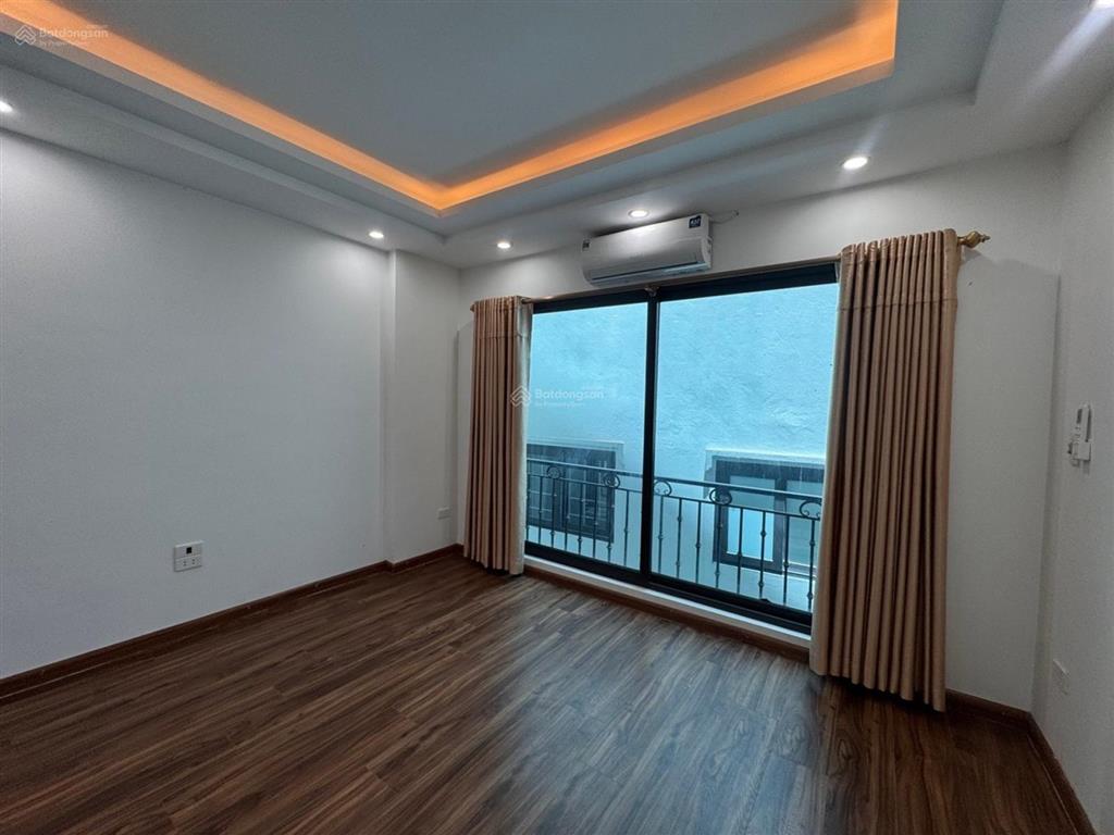 Giảm còn 6.6 tỷ  nhà mới 5 tầng đại la, lõi hai bà trưng  sát bách kinh xây, bv bạch mai  v.pháp