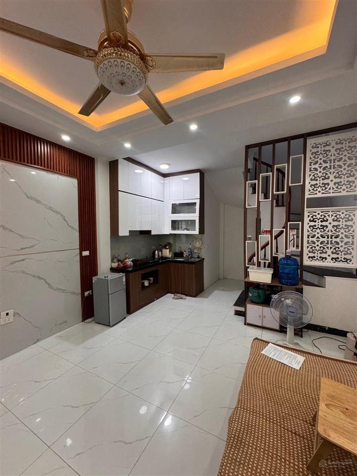 Giảm còn 6.6 tỷ  nhà mới 5 tầng đại la, lõi hai bà trưng  sát bách kinh xây, bv bạch mai  v.pháp