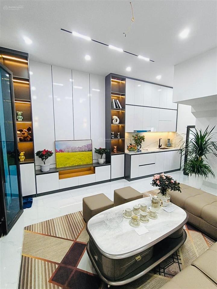 Bán nhà phân lô lương khánh thiện  tân mai  hoàng mai  vf3 đỗ cổng  sân chơi cách 20m  nở hậu
