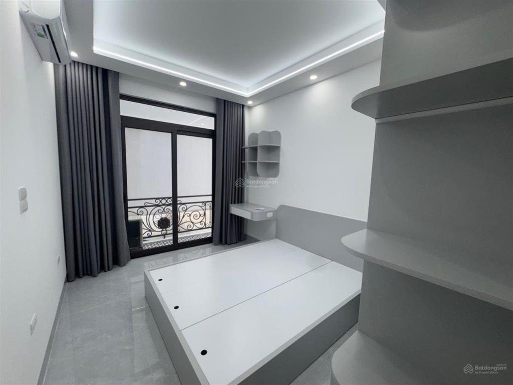 Bán nhà phố tạ quang bửu (hai bà trưng) 5 tầng thang máy mới tinh ô tô đỗ cổng, 10.8 tỷ
