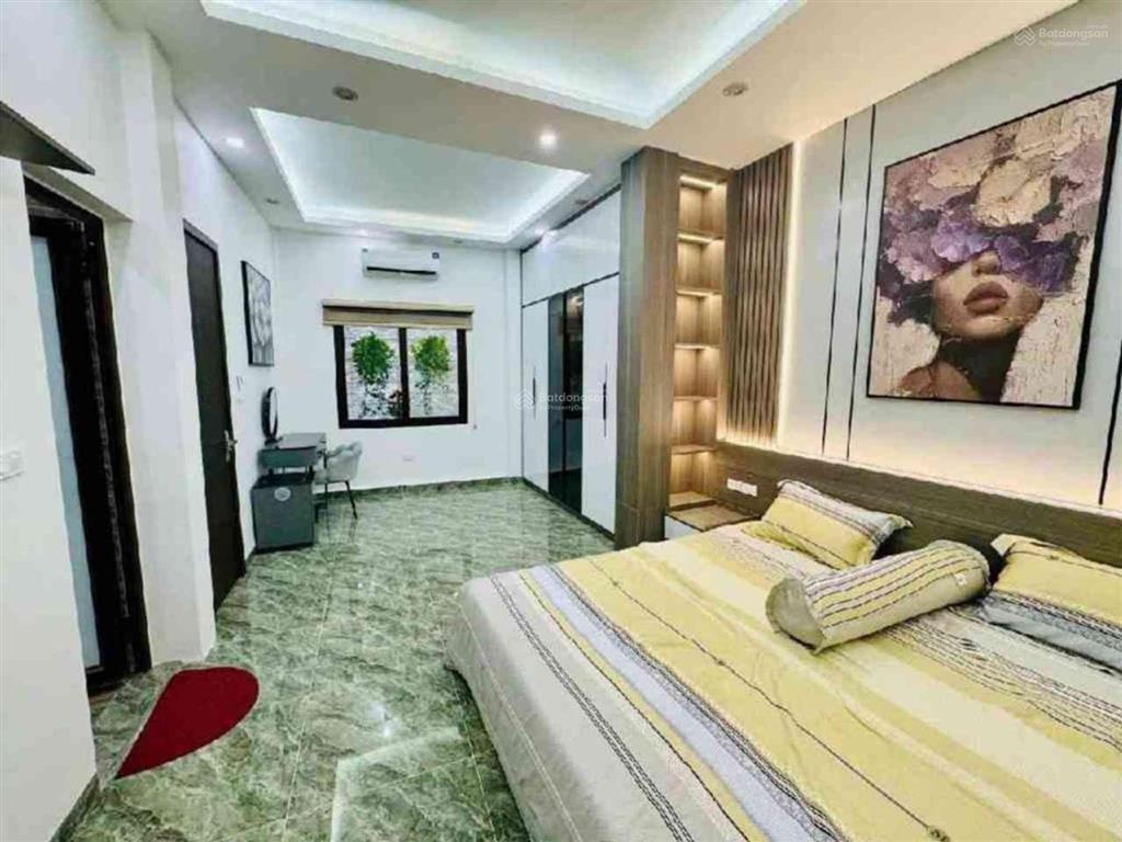 Bán nhà đẹp trần khát chân, 30m24 phòng ngủ2 giếng trời thoáng sángcách ô tô 50m  giá 6.95 tỷ