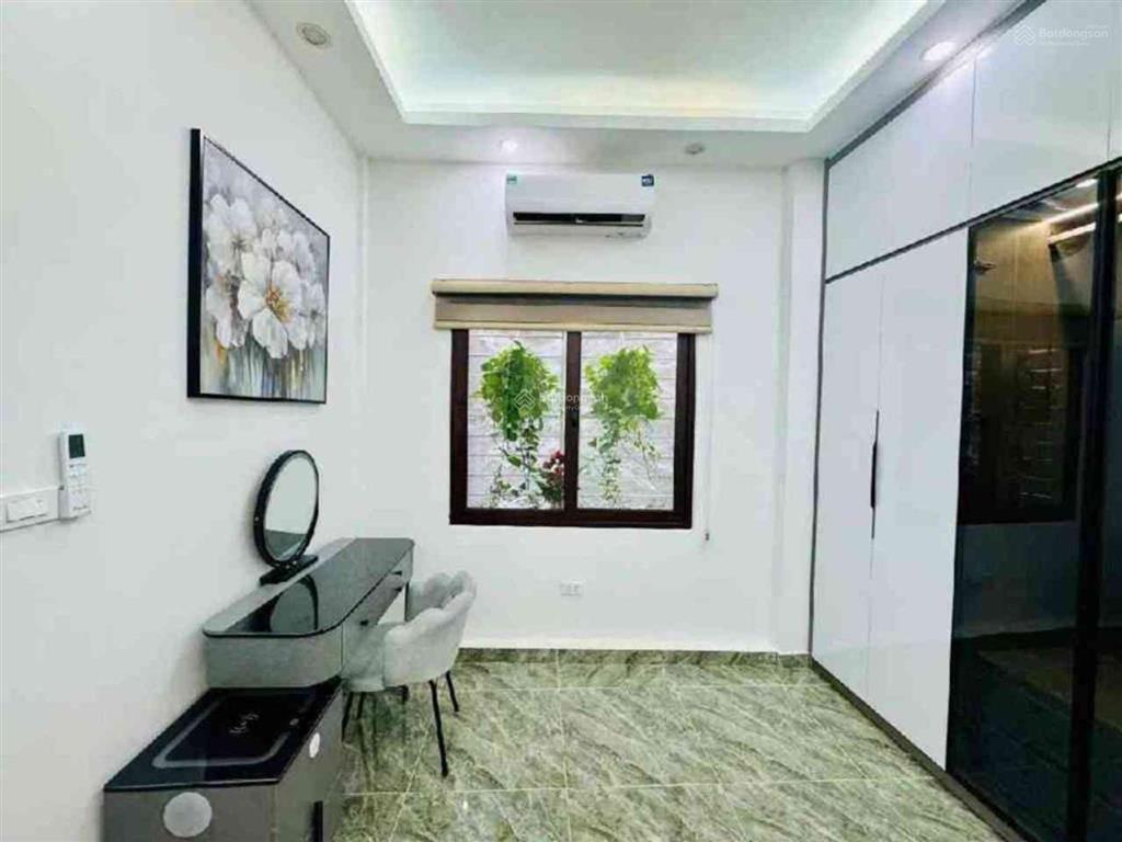 Bán nhà đẹp trần khát chân, 30m24 phòng ngủ2 giếng trời thoáng sángcách ô tô 50m  giá 6.95 tỷ
