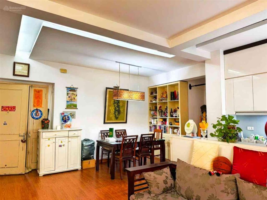 Bán căn hộ cc 3pn mặt phố hoa lư 96m2, 11 tỷ thoáng sáng, sát triển lãm vân hồ & cv thống nhất