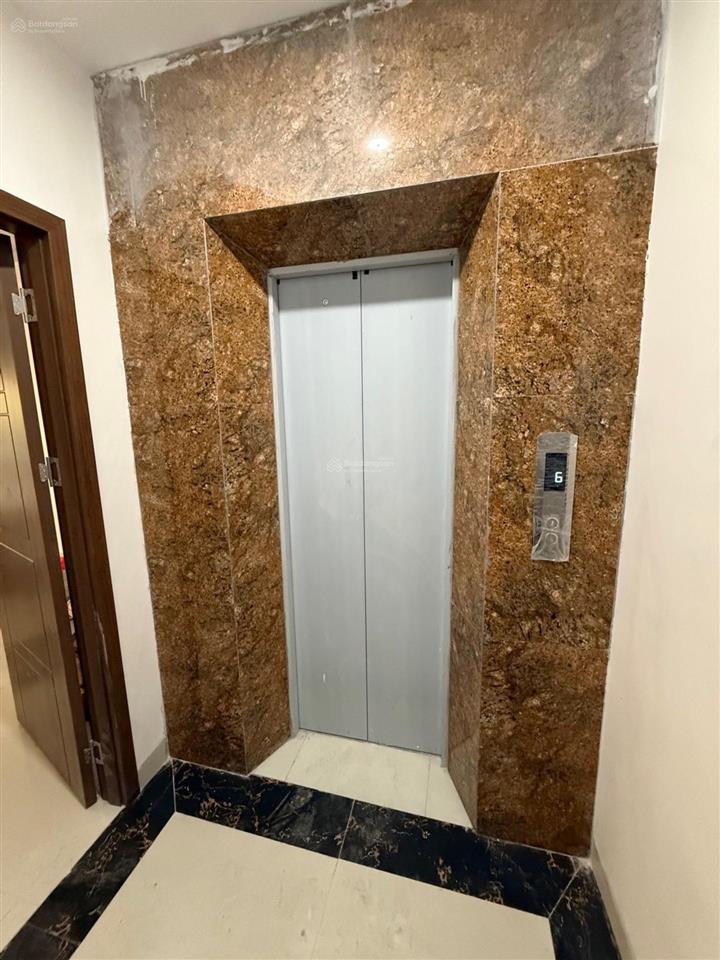 Bán nhà dân xây mới phố bạch mai36m, 13 tỷ  6 tầng thang máy  ô tô đỗ cửa  cách phố 20m