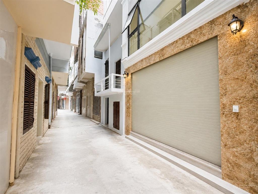 Bán nhà dân xây mới phố bạch mai36m, 13 tỷ  6 tầng thang máy  ô tô đỗ cửa  cách phố 20m