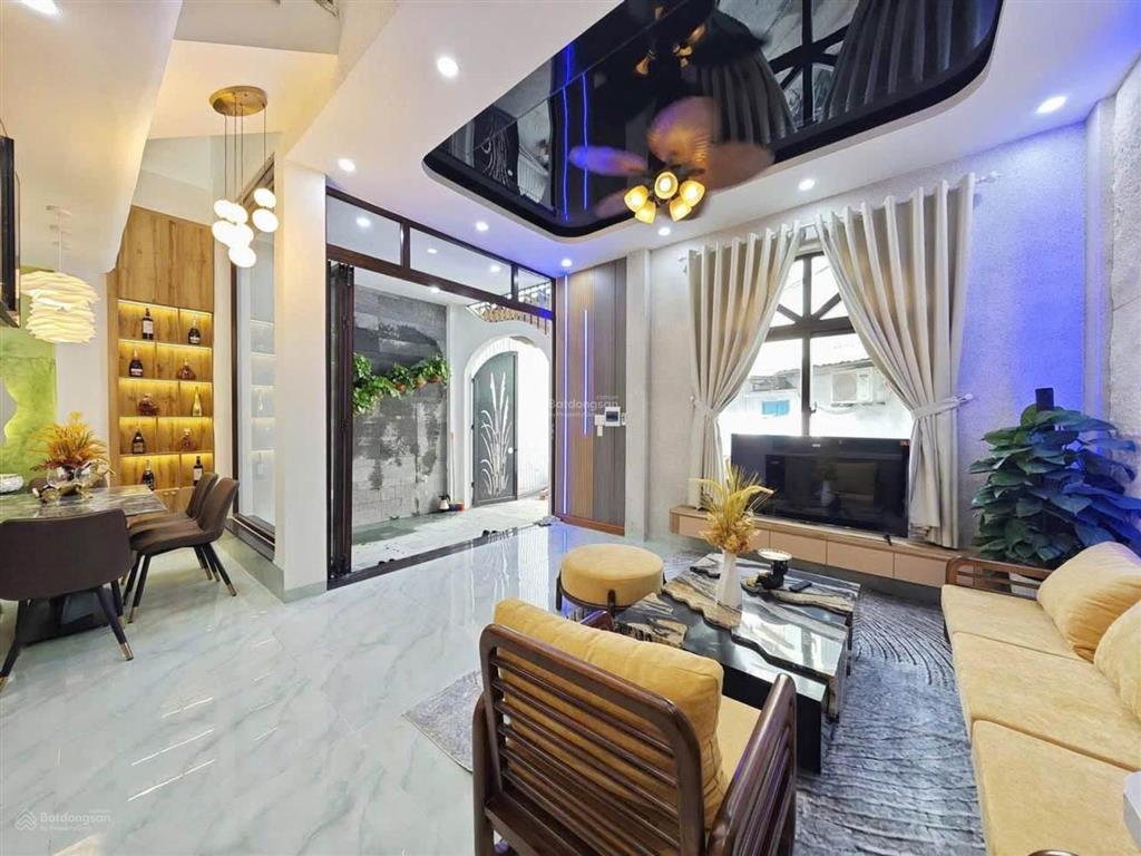 Siêu phẩm oto đỗ sân ở dũng sỹ thanh khê giá 5tỷ650