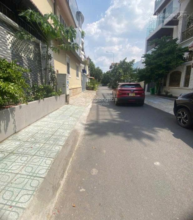 Biệt thự phố đẳng cấp 251m2  sát gigamall chỉ 17,8 tỷ