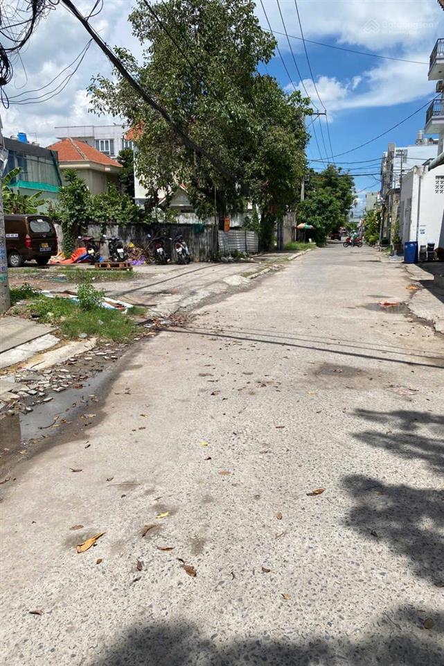 Nhà 4 tầng hoàn công liền kề vạn phúc city, nội thất gỗ cao cấp hẻm 8m chỉ 10.9 tỷ