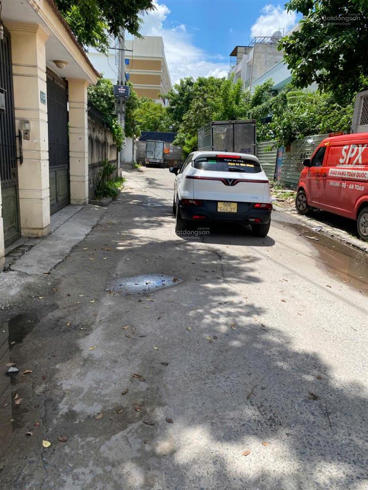Nhà 4 tầng hoàn công liền kề vạn phúc city, nội thất gỗ cao cấp hẻm 8m chỉ 10.9 tỷ