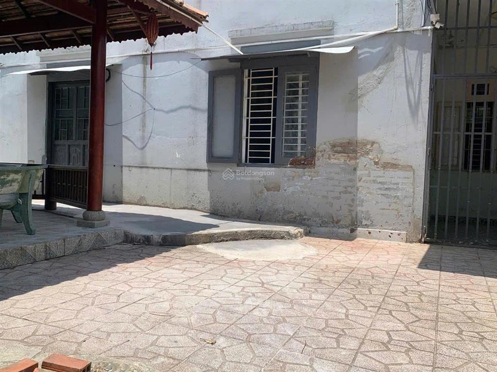 199m thổ cư nhà cấp 4 sân rộng mặt tiền 14m 4.5tỷ