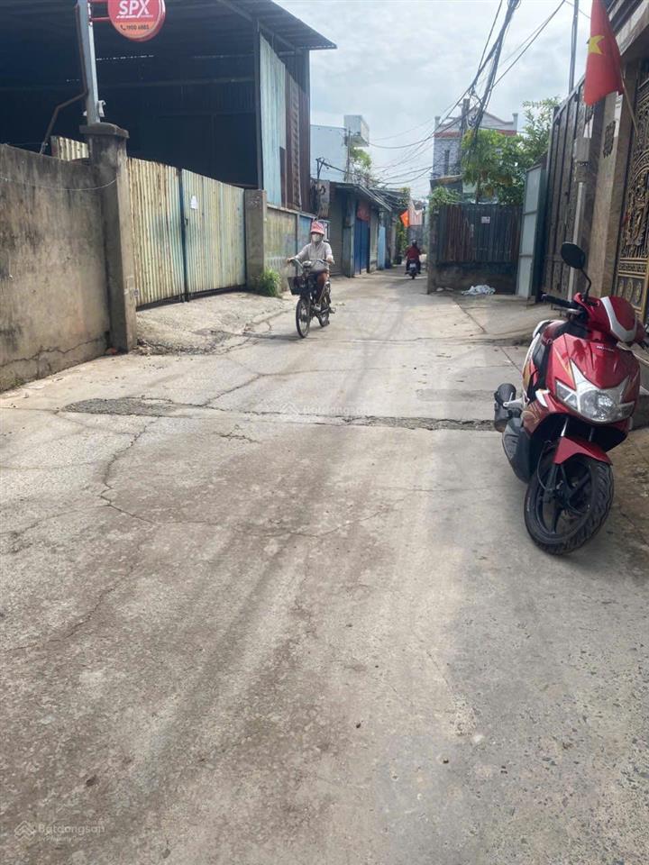 Nhà dân xây 3 tầng  căn góc  hxt  ngô chí quốc  thủ đức