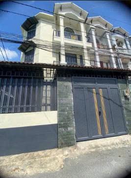 Nhà 2 mặt tiền gần chợ hiệp bình chánh  phù hợp ở kết hợp kinh doanh