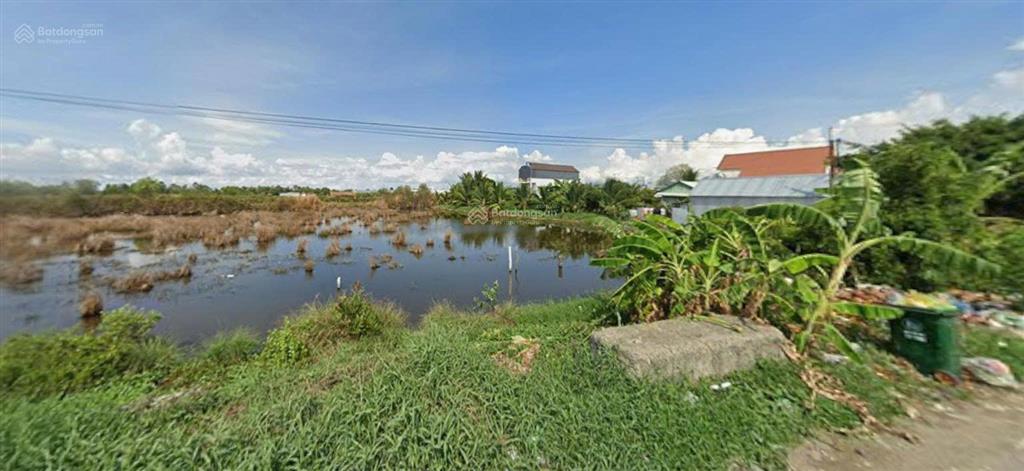 Bán 600m2 đất thổ cư, mặt tiền đường xuyên á 50m. ngang 15,67 sau 42,88. giá hơn 3 tỉ