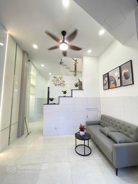 Nhà đẹp quận 6  hẻm nhựa 5m thông hồng bàng  3 tầng btct  dtsd 83m2  4pn