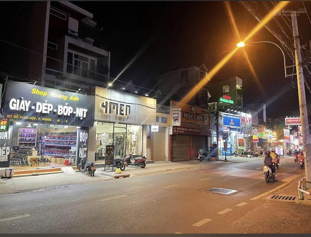 Cho thuê mặt bằng mặt tiền đường đỗ xuân hợp, ngang 6 * 20m
