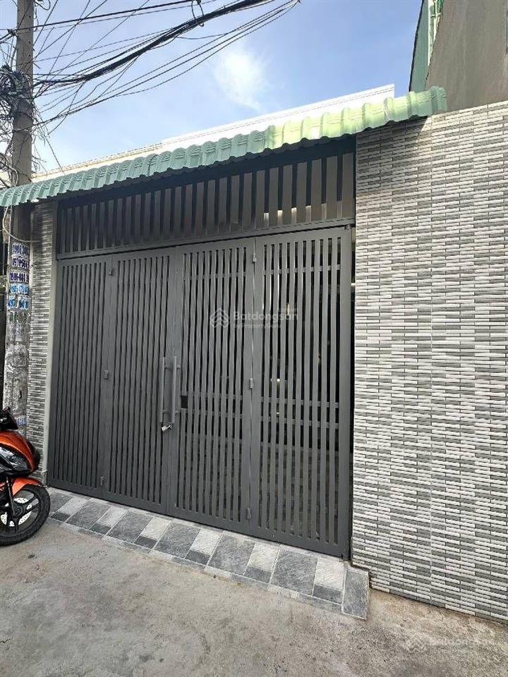 Bán gấp nhà hóc môn  3.2 tỷ  ngang 5m bề thế