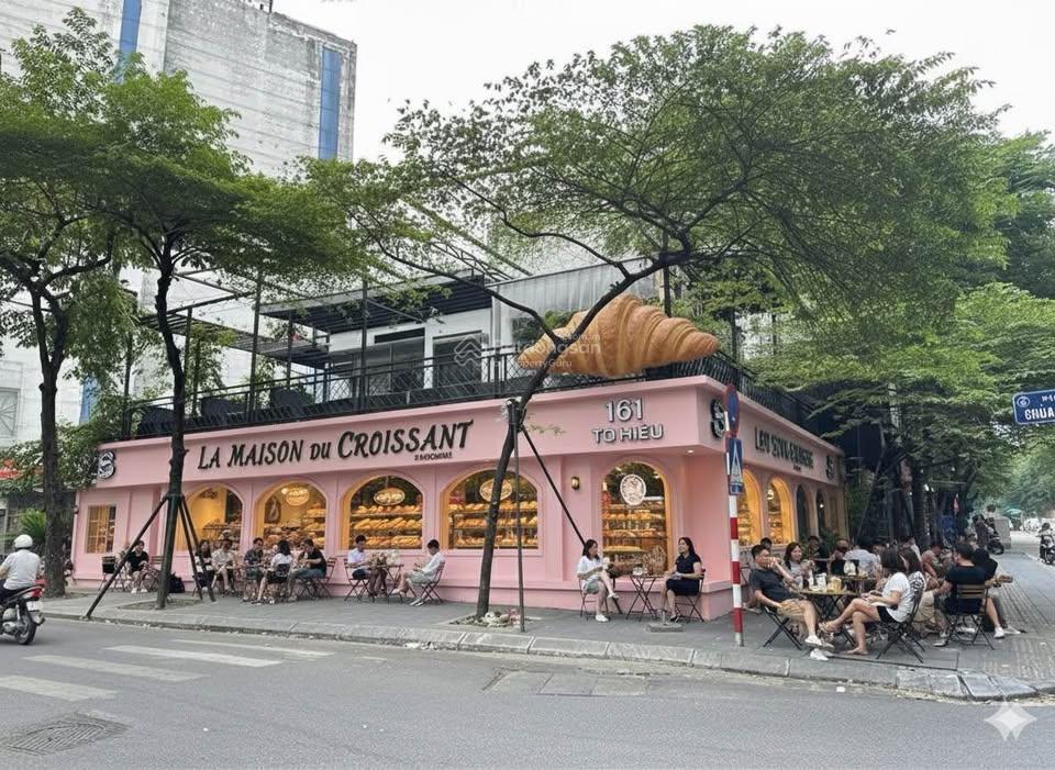 Vị trí vàng lô góc mặt tiền 25m mặt phố lê văn lương, diện tích 150m2, mặt bằng đẹp hiếm có