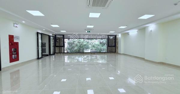 Mặt bằng khai thác kd tốt mặt phố tôn đức thắng, 140m x 2 tầng, mt 7m, hợp showroom/spa/văn phòng