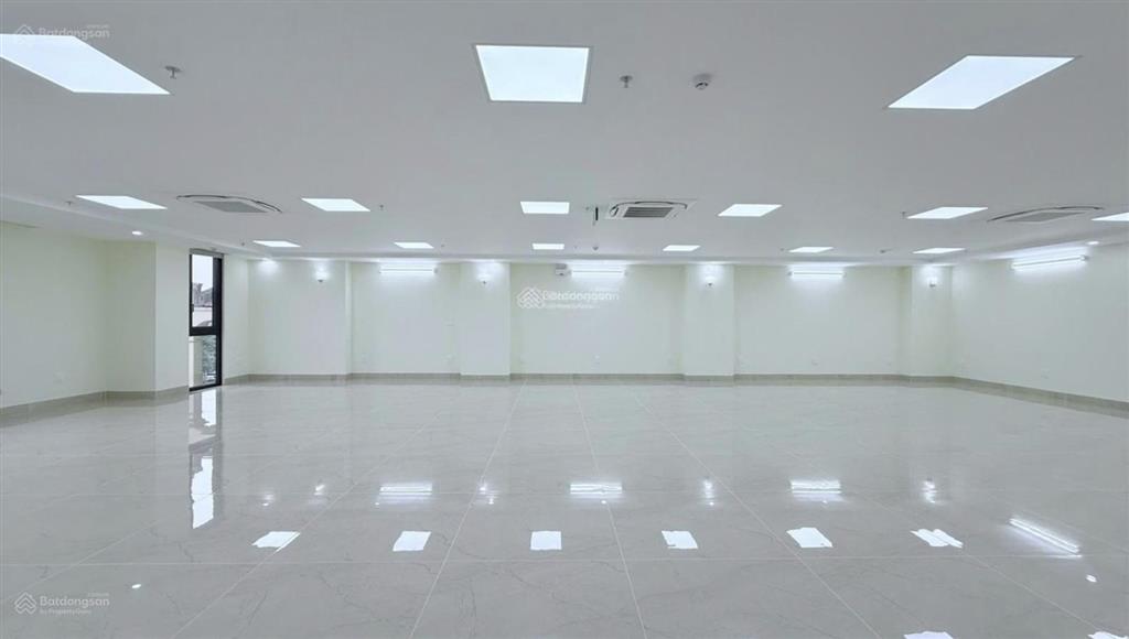 Mặt bằng khai thác kd tốt mặt phố tôn đức thắng, 140m x 2 tầng, mt 7m, hợp showroom/spa/văn phòng