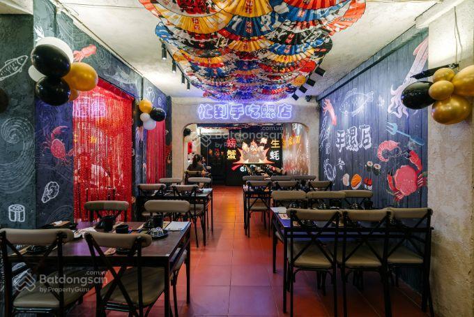 Mặt bằng siêp vip mặt phố ngọc khánh, dt 200m2 + sân 100m2, mt 15m, hợp kinh doanh f&b