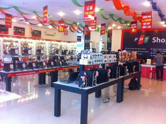 Cho thuê mặt phố hoàng cầu, mt12m, 180m, vị trí đẹp, phù hợp showroom/f&b, khu vực nhiều văn phòng