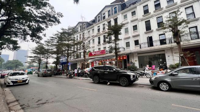 Cho thuê nhà mặt phố nguyễn chánh, 100m2 x 5 tầng, mt 6m, hợp showroom/spa/phòng khám/văn phòng