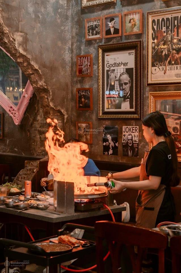 Cho thuê mặt bằng mặt phố huỳnh thúc kháng, lô góc 2mt 15m, dt 110m2, hợp showroom/ spa/ f&b