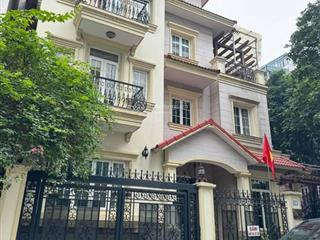 Cho thuê biệt thự lô góc mặt phố linh lang, 200m x 3t, mt18m, hợp showroom, nhà hàng cao cấp