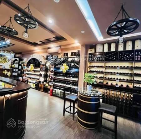 Cho thuê nhà mặt phố xuân thủy 40mx4 tầng, mt5m, hợp spa, cafe, trà sữa, bán hàng