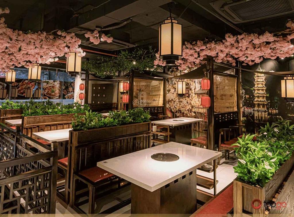 Cho thuê mặt bằng chân đế chung cư hàm nghi, dt 140m, mt8m, hợp làm siêu thị, cafe, trà sữa, spa