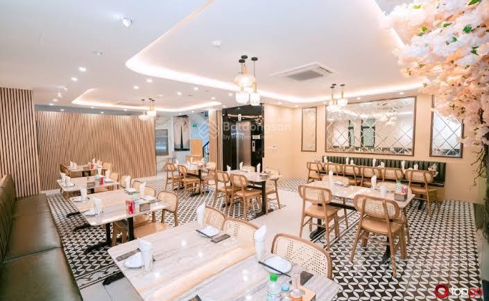 Cho thuê mặt phố liễu giai 65mx5 tầng, mt8,5m, hợp showroom, spa, vp, nhà hàng, phòng khám