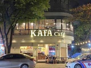 Cho thuê lô góc hoàng cầu 152m x 2 tầng, lô góc mt8m, hợp showroom, cafe, ngân hàng, thời trang