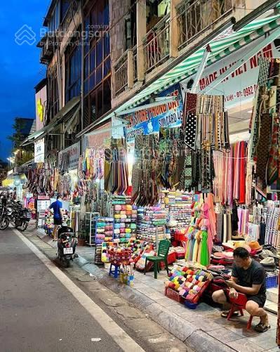 Cho thuê mặt bằng phố đinh liệt, dt 40m, mt 4m, phố cổ đông khách du lịch, doanh thu cao