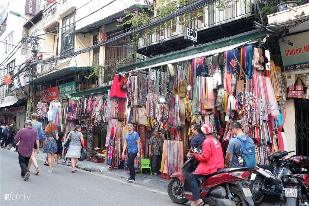 Cho thuê mặt bằng phố đinh liệt, dt 40m, mt 4m, phố cổ đông khách du lịch, doanh thu cao