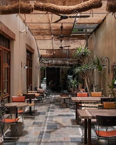 Cho thuê biệt thự hàng chuối, dt 300m2 x 2 tầng, mt 10m, hợp nhà hàng, cafe, văn phòng, showroom