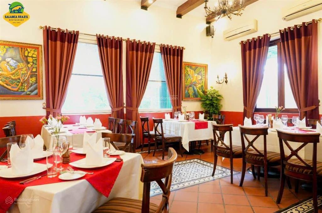 Giá thuê siêu tốt cho lô góc mặt phố ngụy như kon tum, dt 140m2, mt 24m, hợp nhà hàng/ quán ăn/ f&b